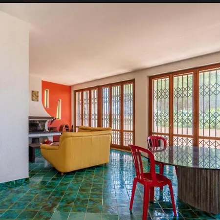 B&s Con Piscina Villa