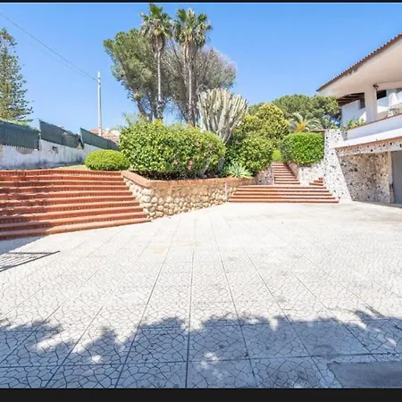 B&s Con Piscina Villa *