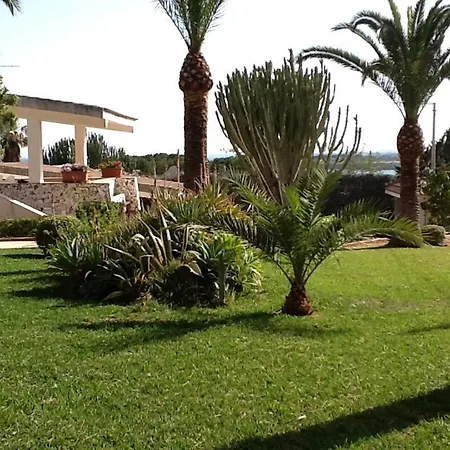 B&s Con Piscina Villa Fontane Bianche