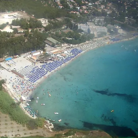 B&s Con Piscina Villa