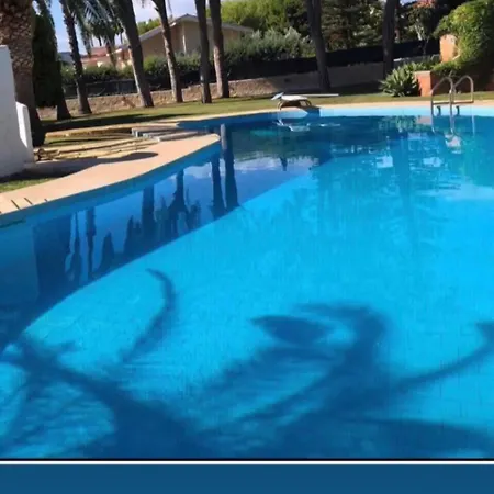 B&s Con Piscina